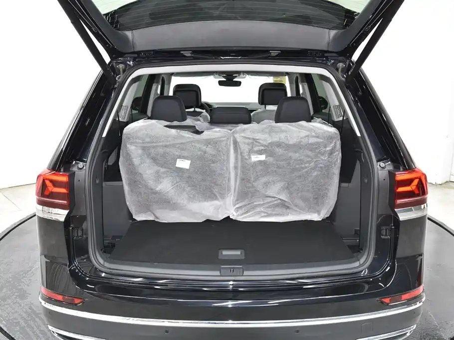 VOLKSWAGEN TOURAN 2024