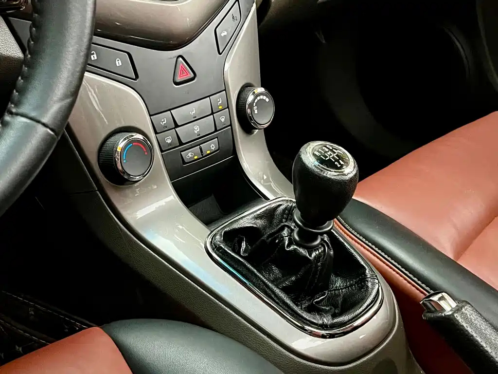 CHEVROLET CRUZE 2015