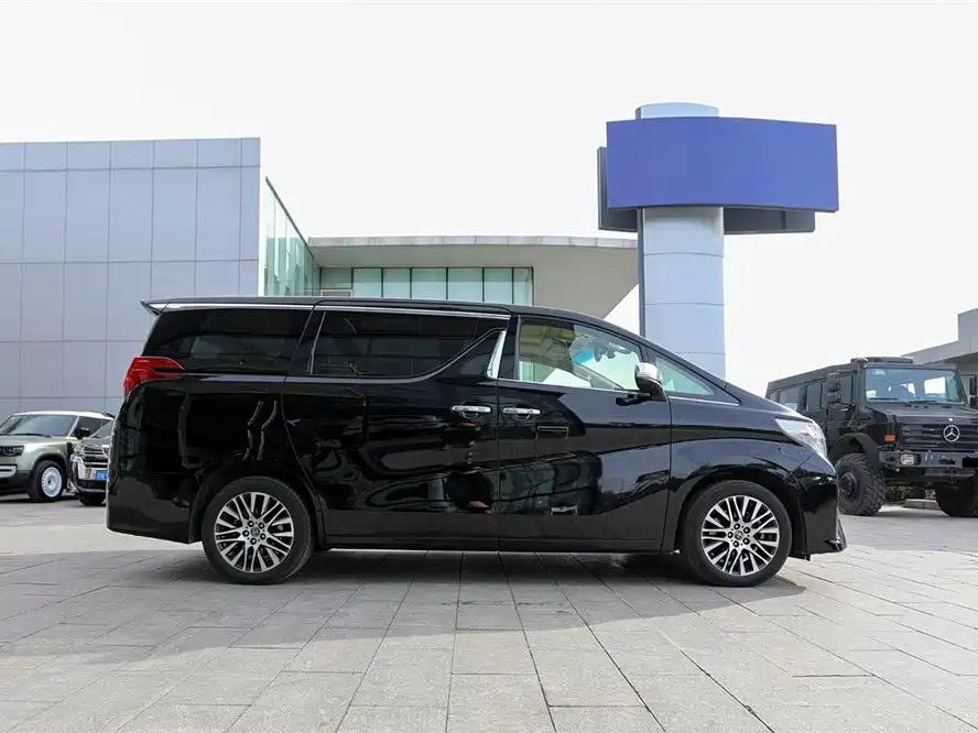 TOYOTA ALPHARD 2018