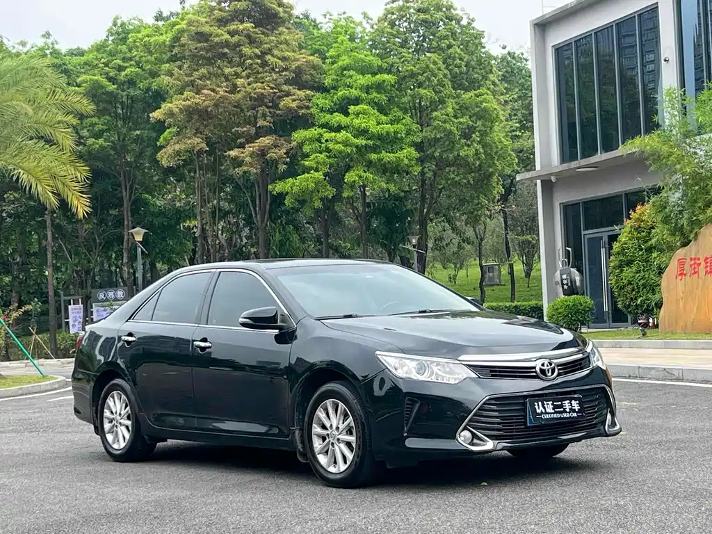 TOYOTA CAMRY 2016