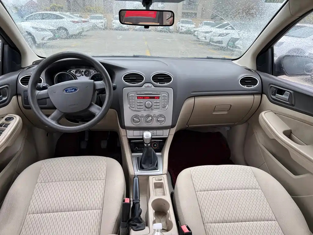 FORD FOCUS 2012