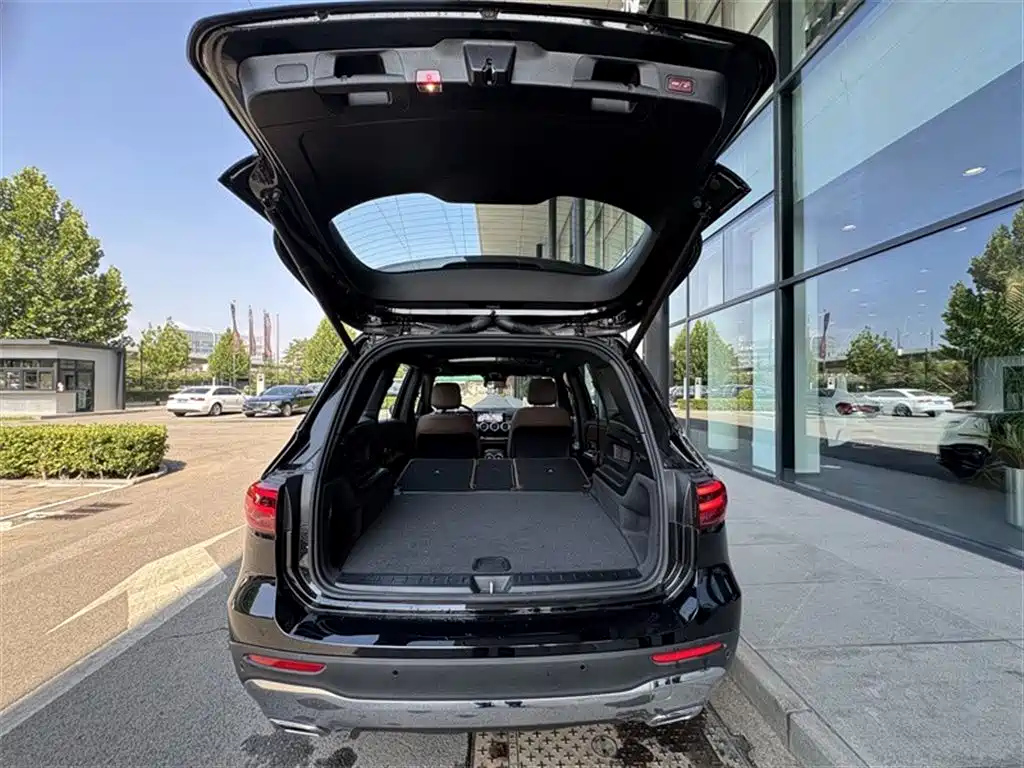 MERCEDES BENZ GLB 2024