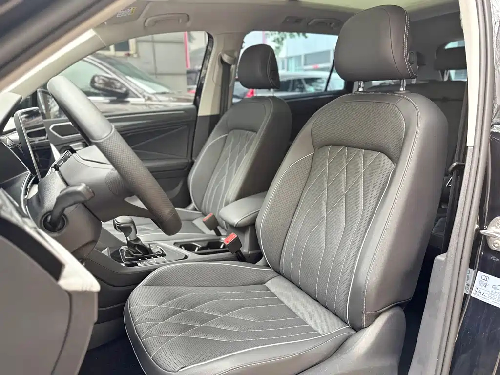 VOLKSWAGEN TIGUAN L 2024