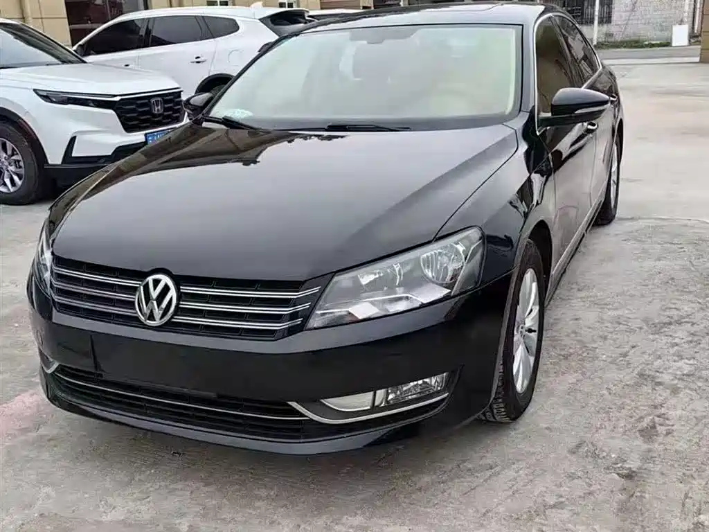 VOLKSWAGEN PASSAT 2015