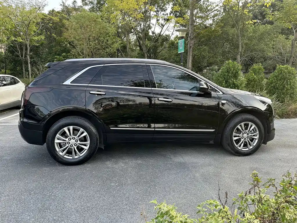 CADILLAC XT5 2021