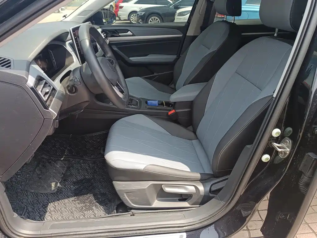 VOLKSWAGEN LAVIDA 2023