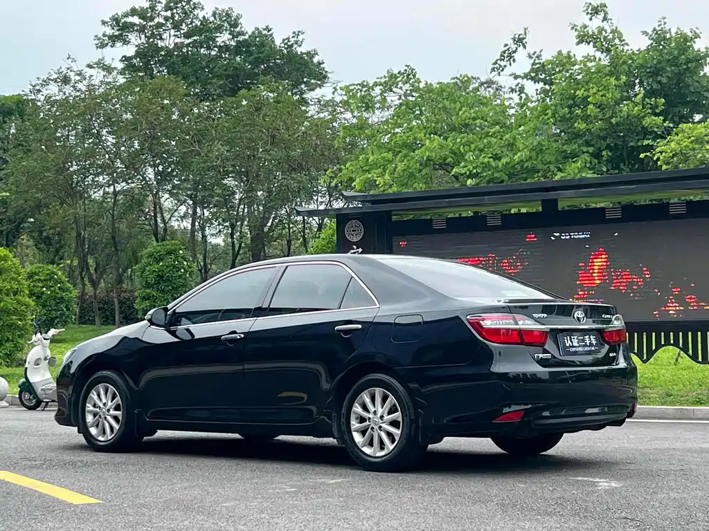 TOYOTA CAMRY 2016