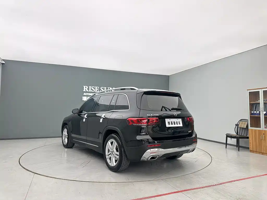 MERCEDES BENZ GLB 2021