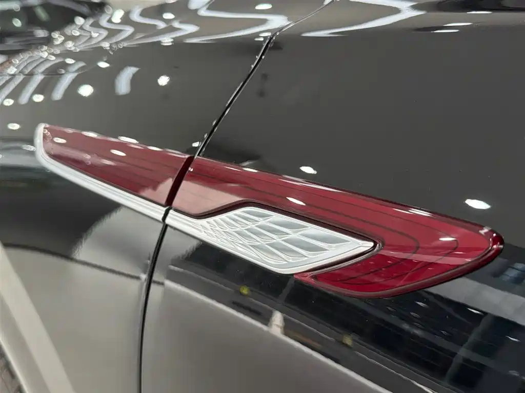 HONGQI HS3 PHEV 2024