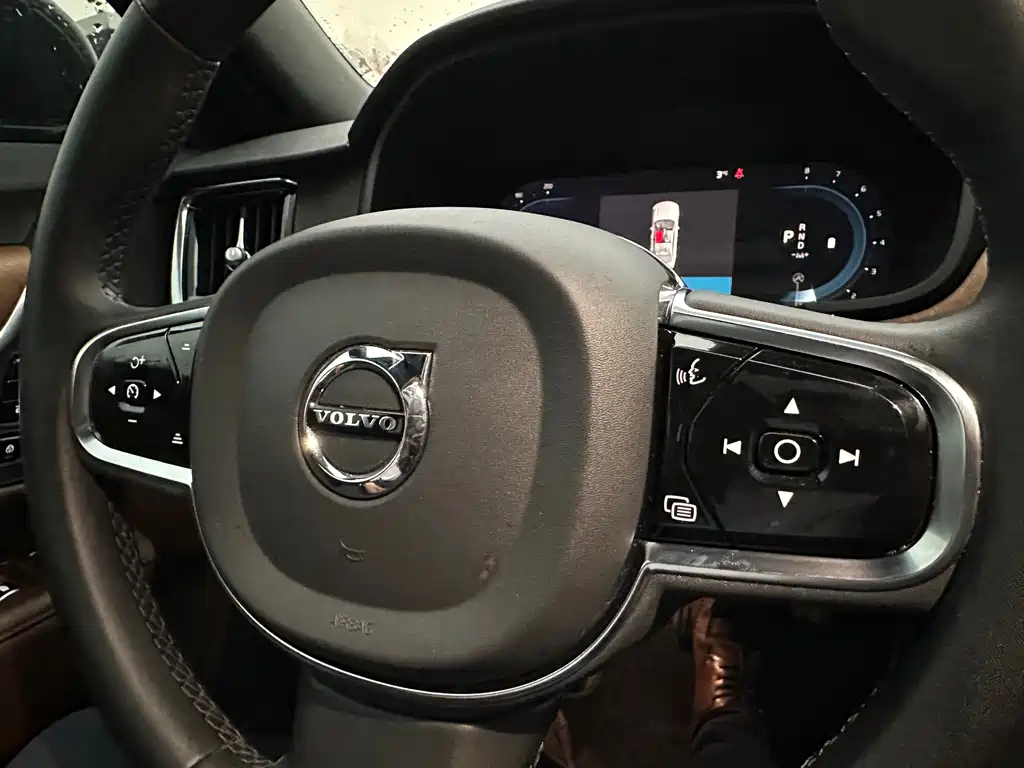 VOLVO S90 2022