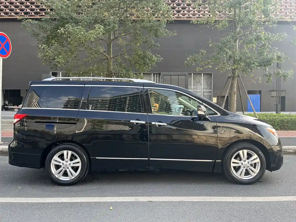 NISSAN QUEST 2014