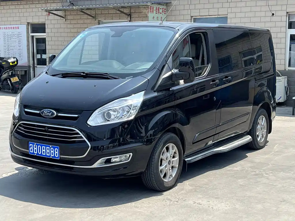 FORD TOUREO 2017