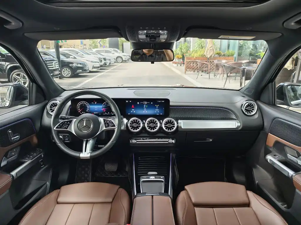 MERCEDES BENZ GLB 2024