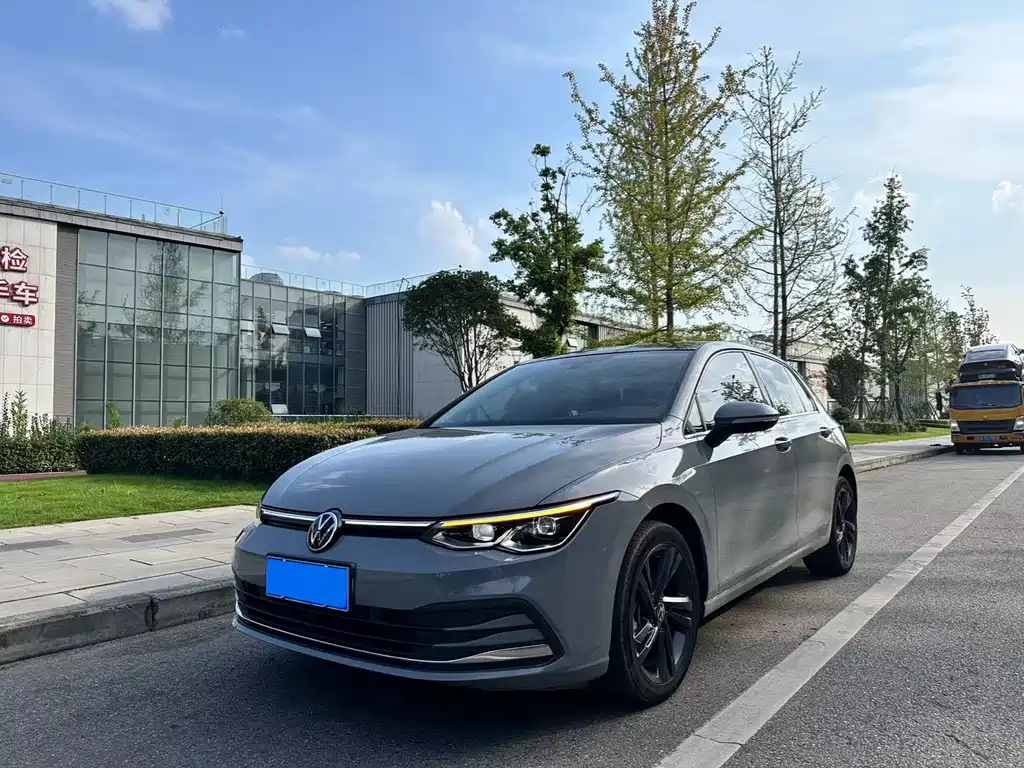 VOLKSWAGEN GOLF 2021