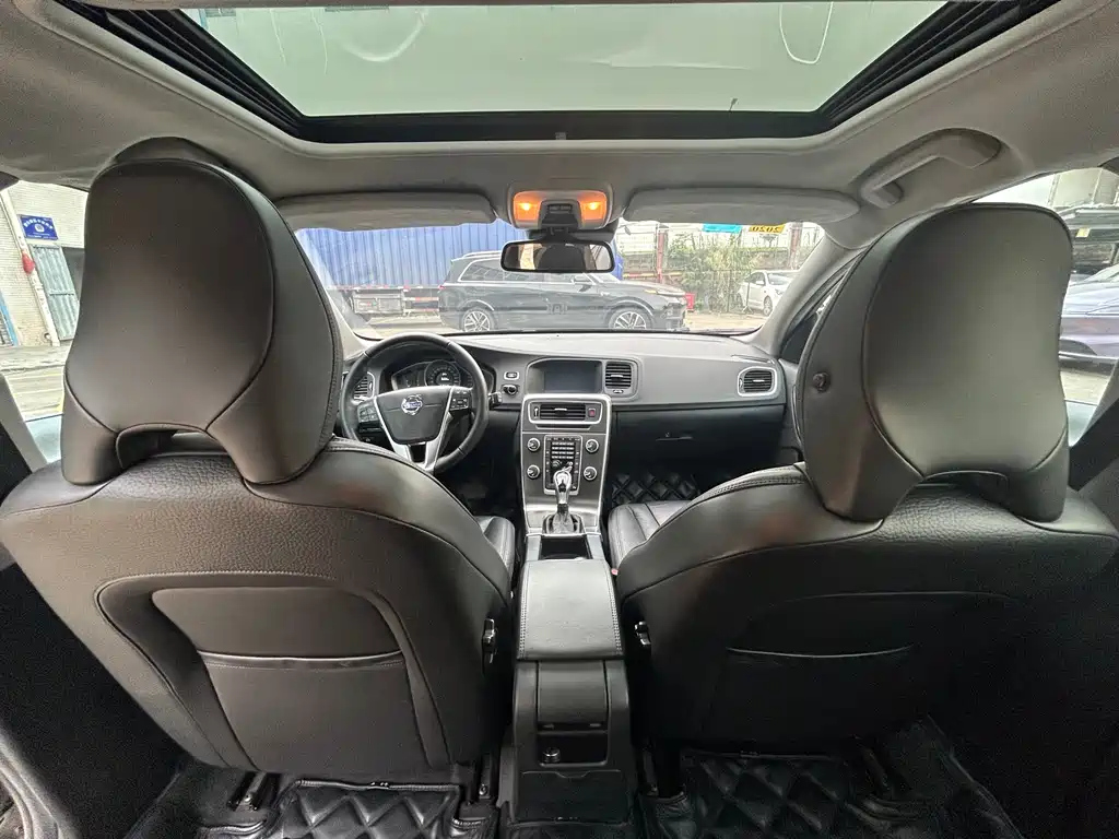 VOLVO V60 2013