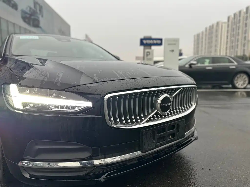 VOLVO S90 2022