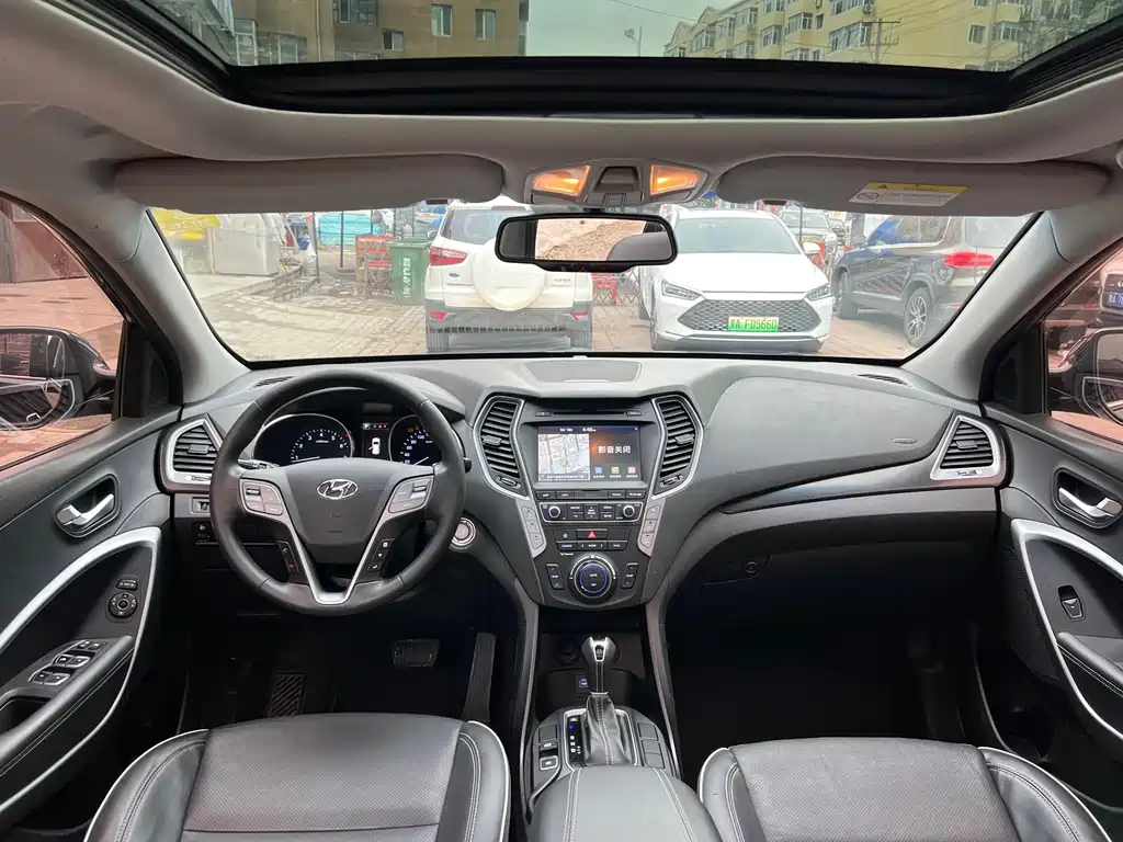 HYUNDAI SANTAFE 2017