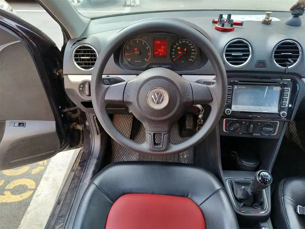 VOLKSWAGEN JETTA 2015