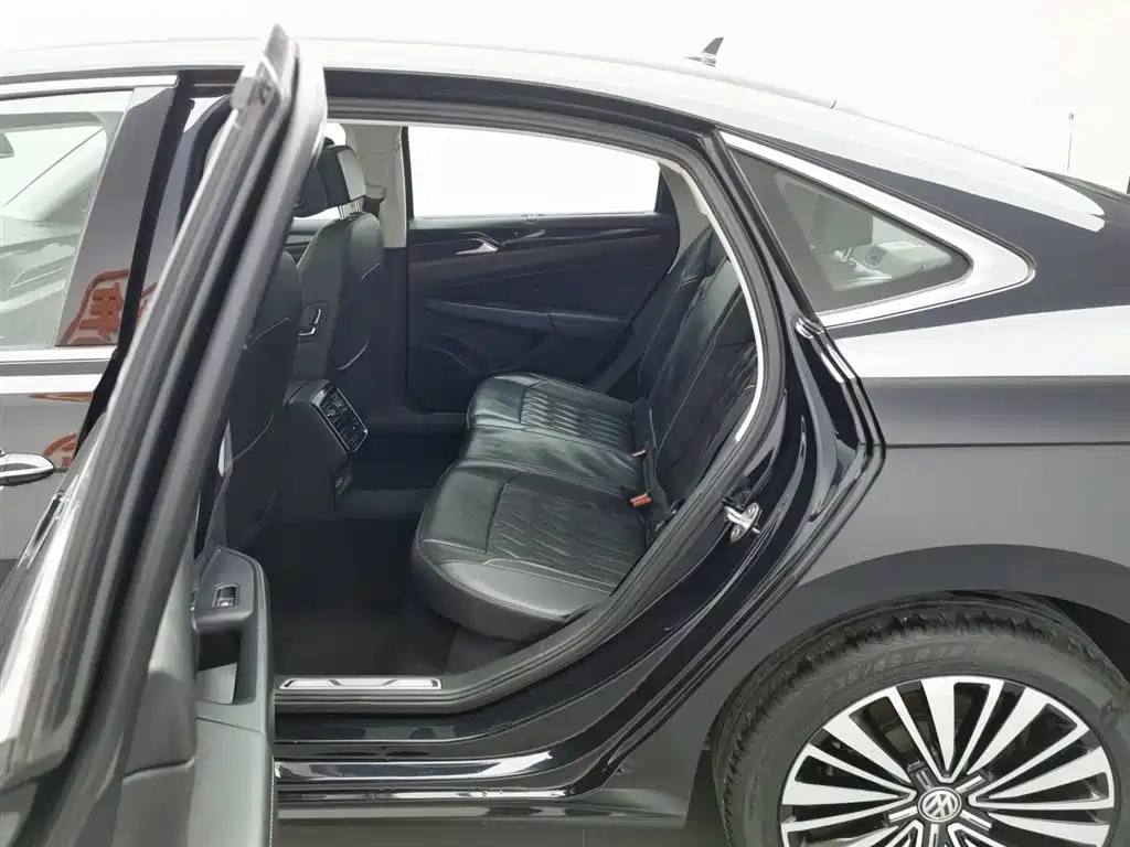 VOLKSWAGEN PASSAT 2019