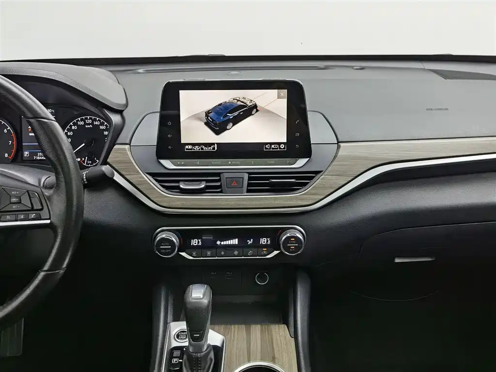 NISSAN TEANA 2021