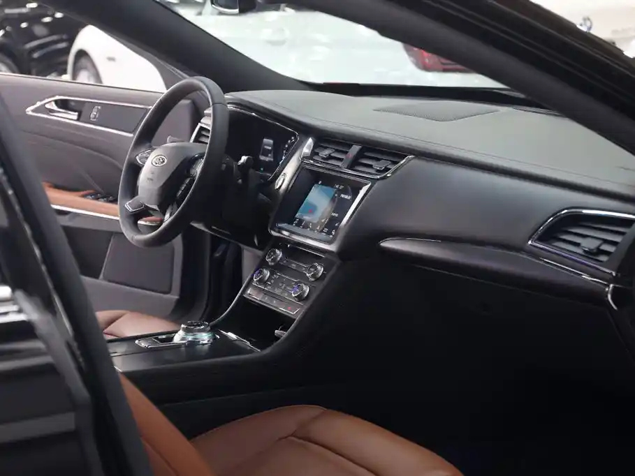 FORD TAURUS 2018