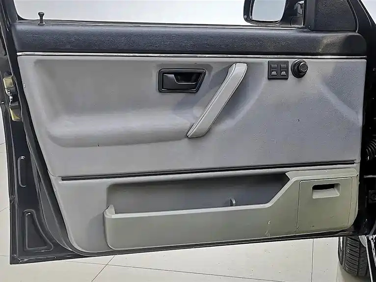 VOLKSWAGEN JETTA 2009