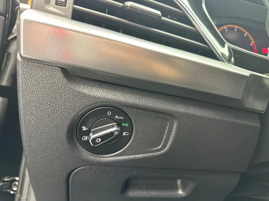 VOLKSWAGEN PASSAT 2022