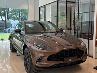 ASTON MARTIN DBX