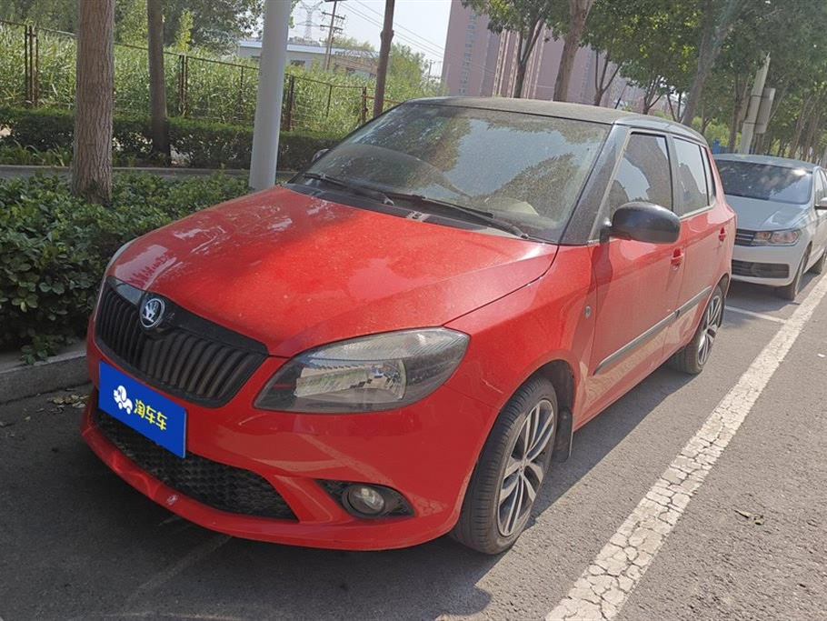 SKODA FASCIA 2014