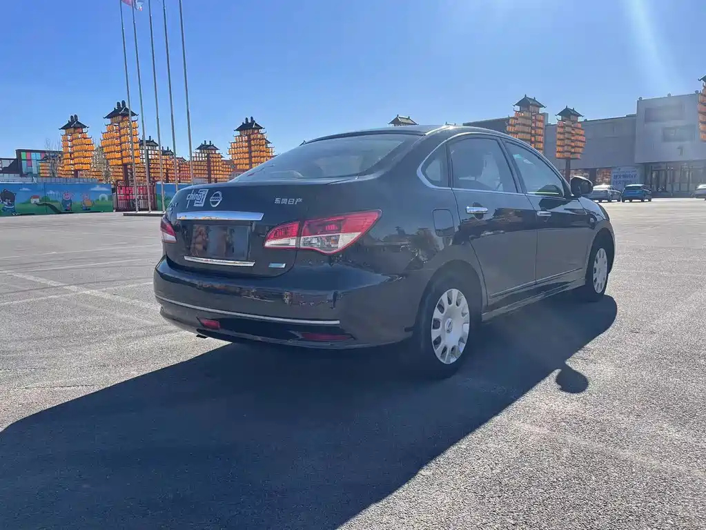 NISSAN SYLPHY 2014
