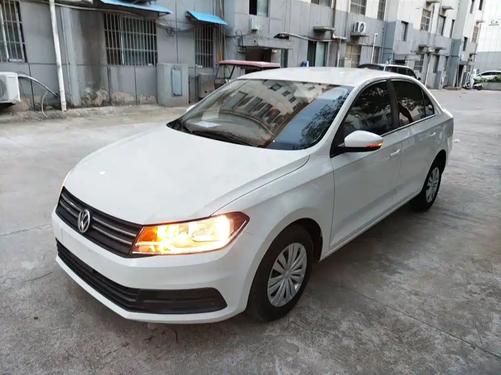 VOLKSWAGEN SANTANA 2021