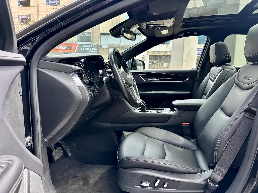 CADILLAC XT5 2021