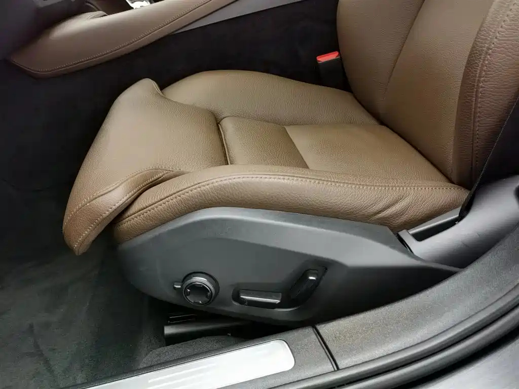 VOLVO S90 2023