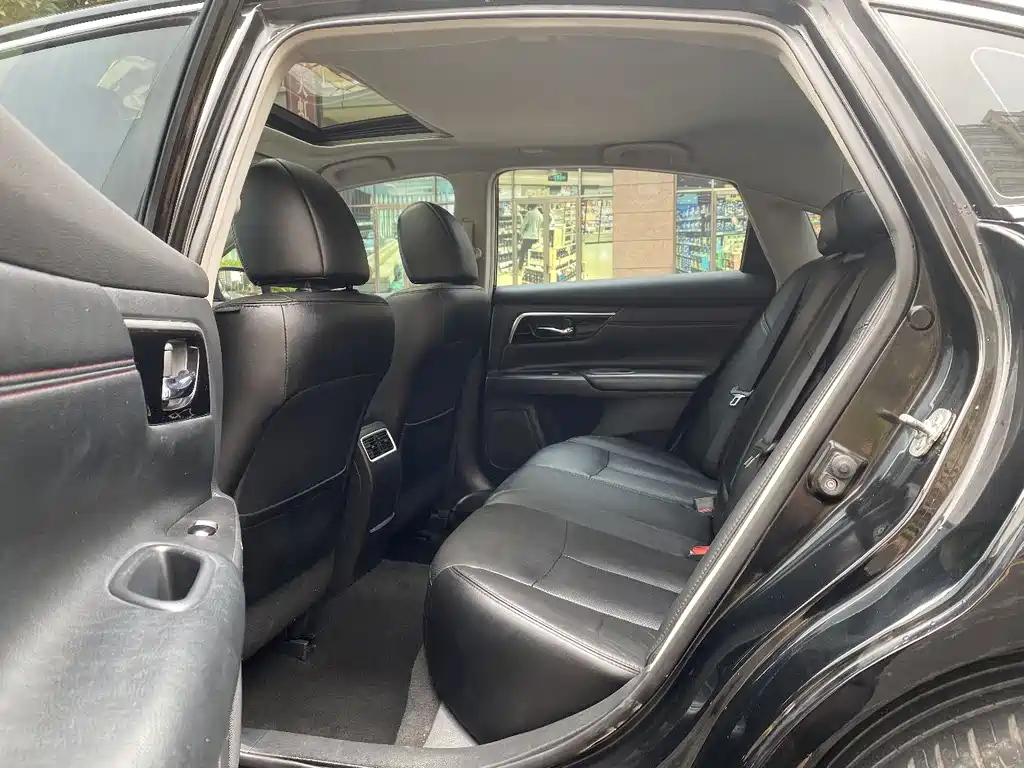 NISSAN TEANA 2018