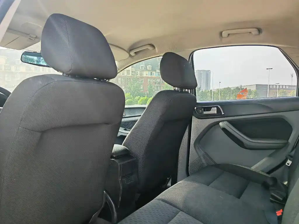 FORD FOCUS 2012