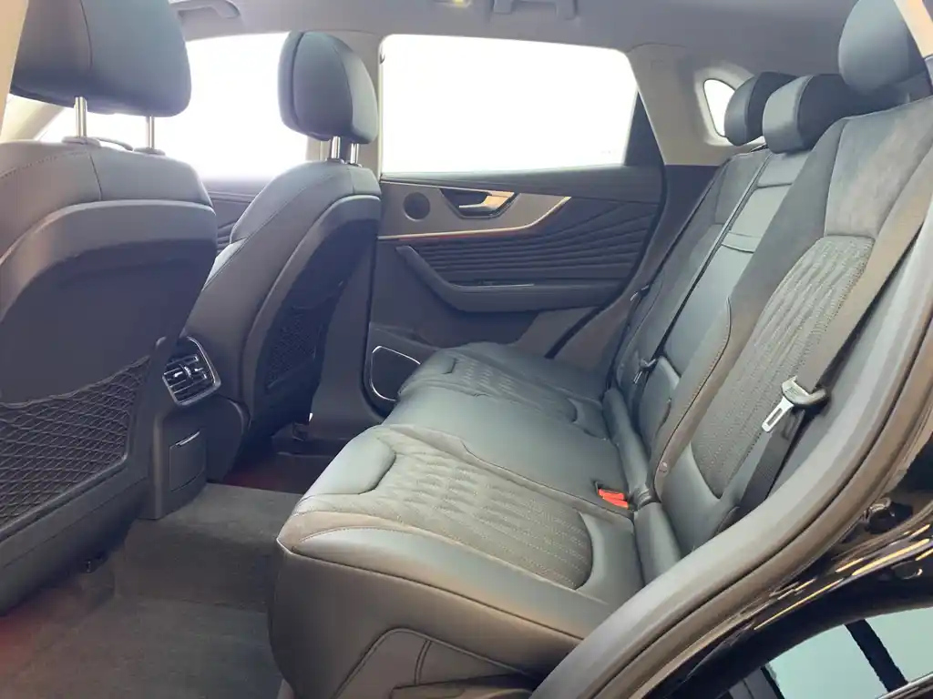 HONGQI HS5 2023