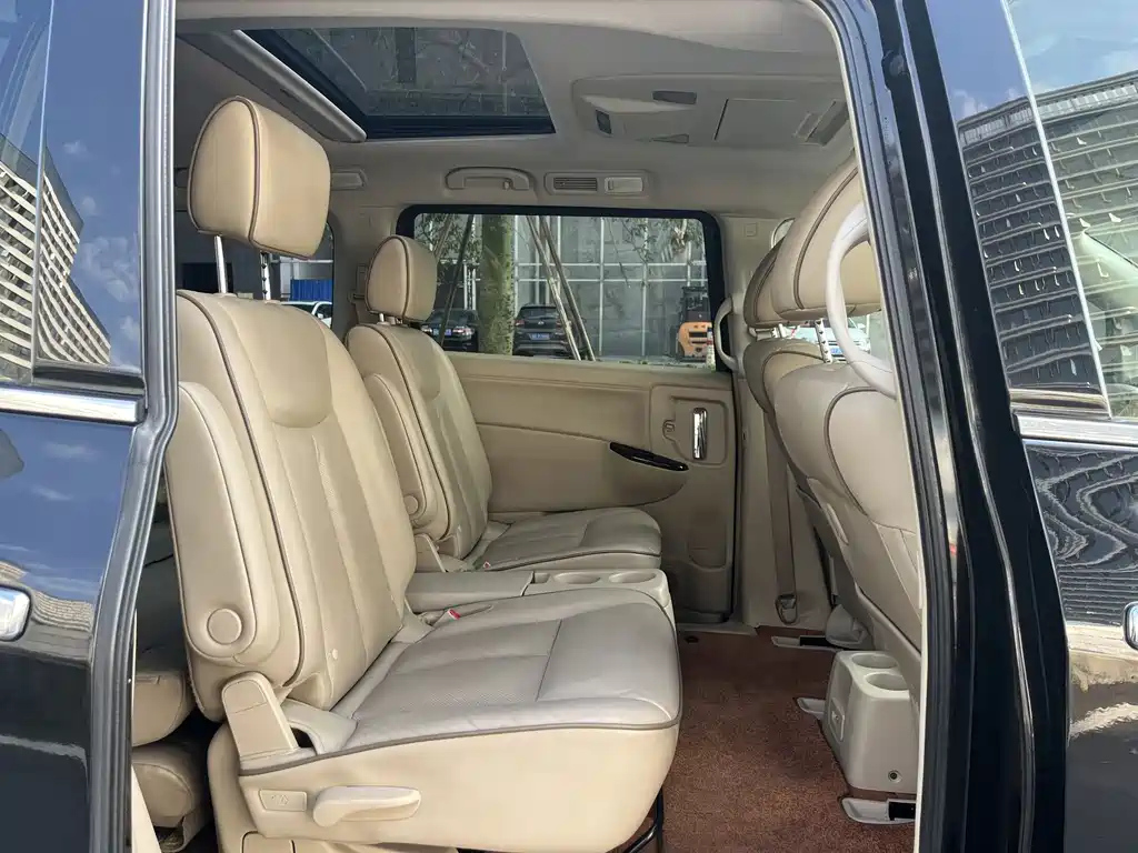 NISSAN QUEST 2014