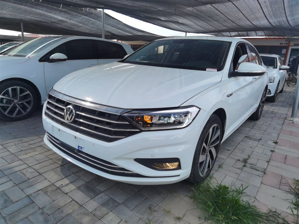VOLKSWAGEN SAGITAR 2022