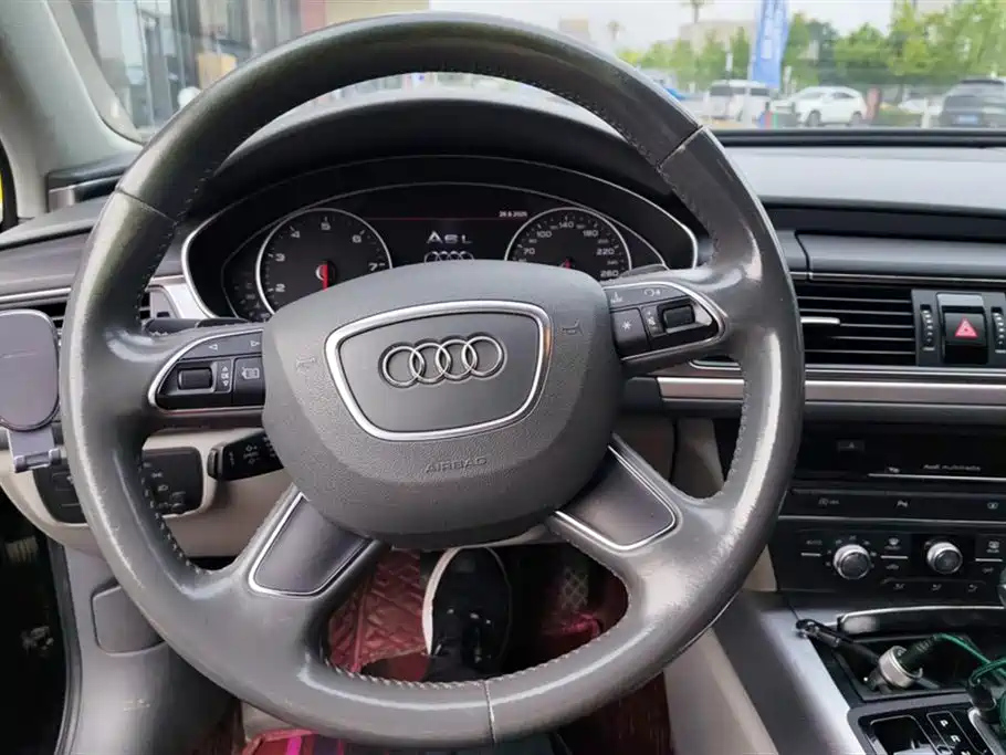 AUDI A6L 2015