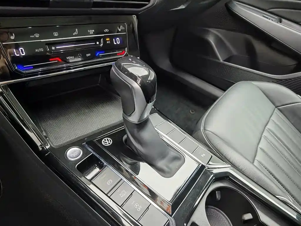 VOLKSWAGEN PASSAT 2022