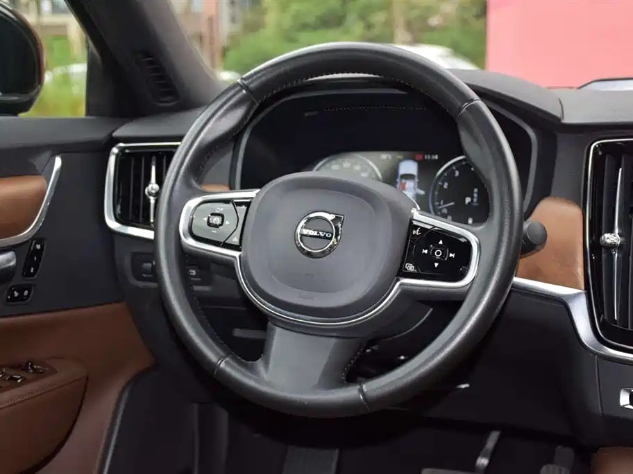 VOLVO S90 2021