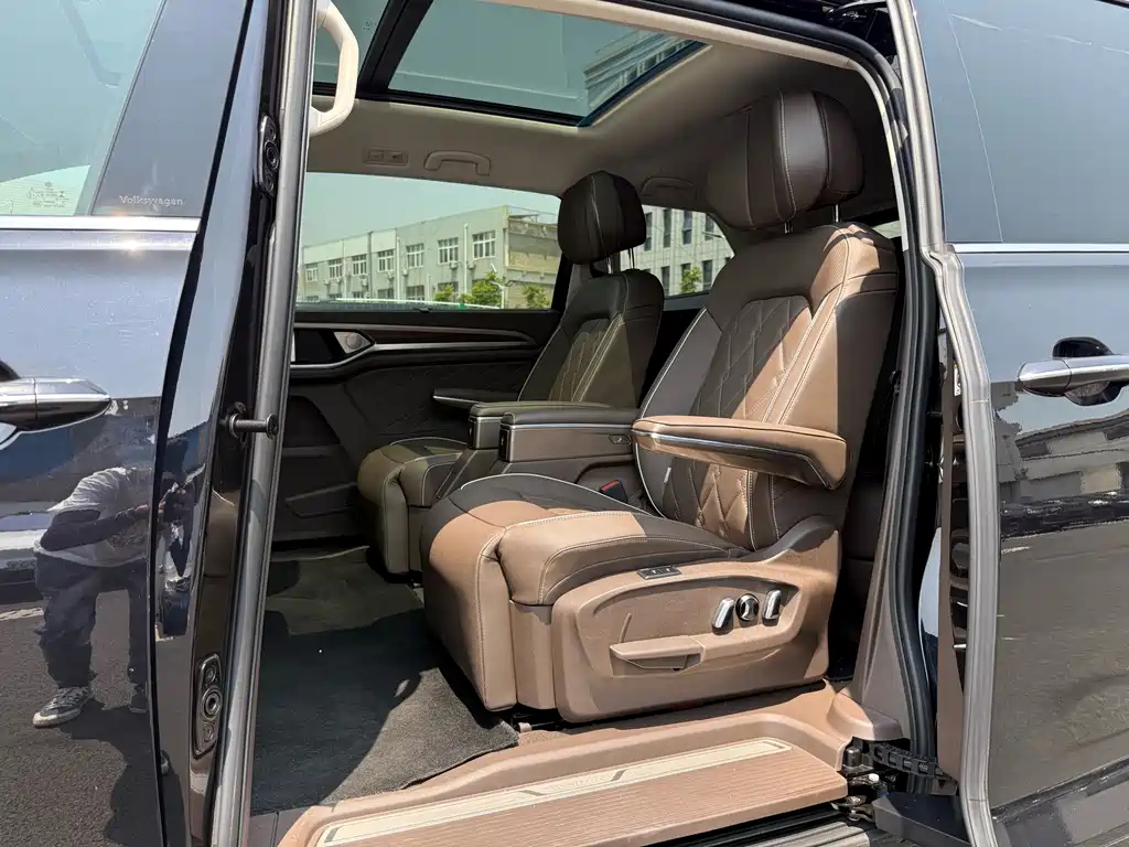 VOLKSWAGEN VILORAN 2020