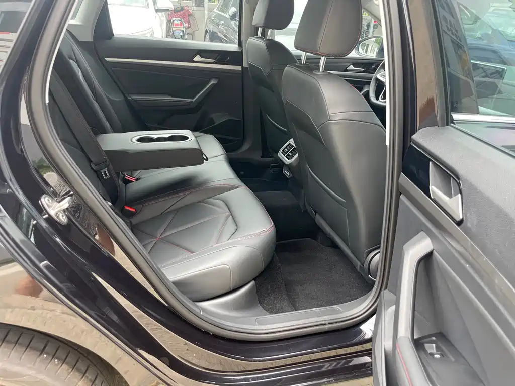 VOLKSWAGEN LAVIDA 2024