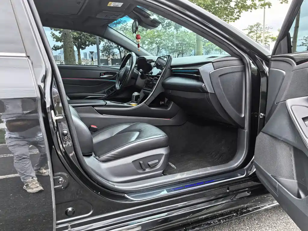 TOYOTA AVALON 2019