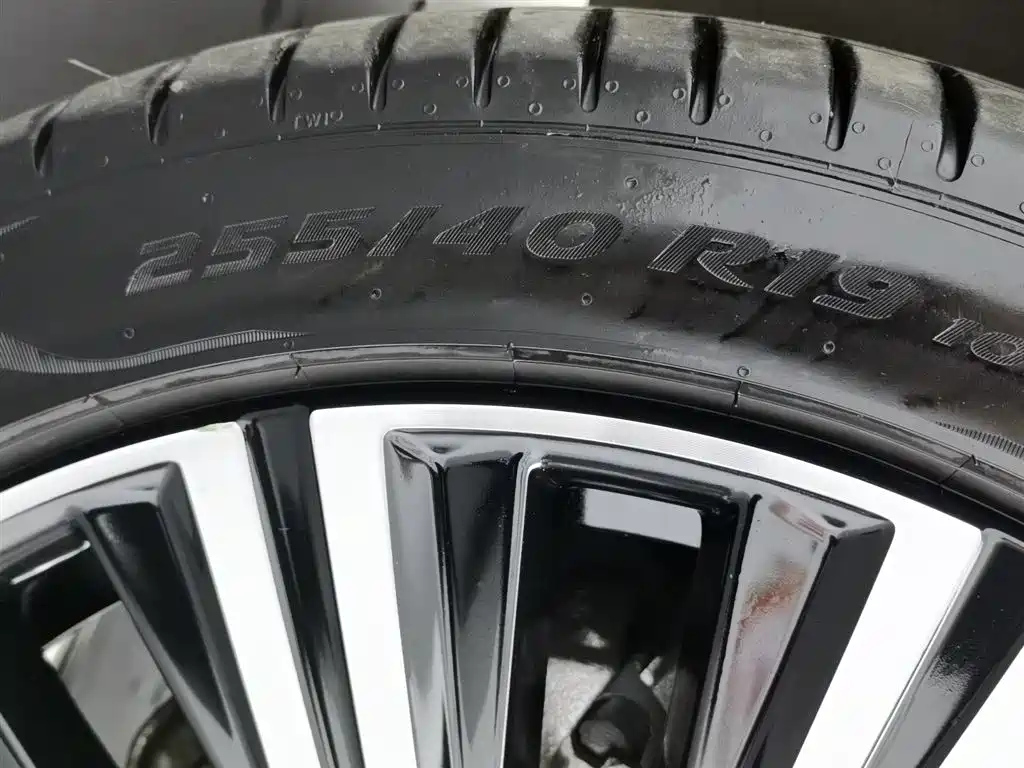 VOLVO S90 2023