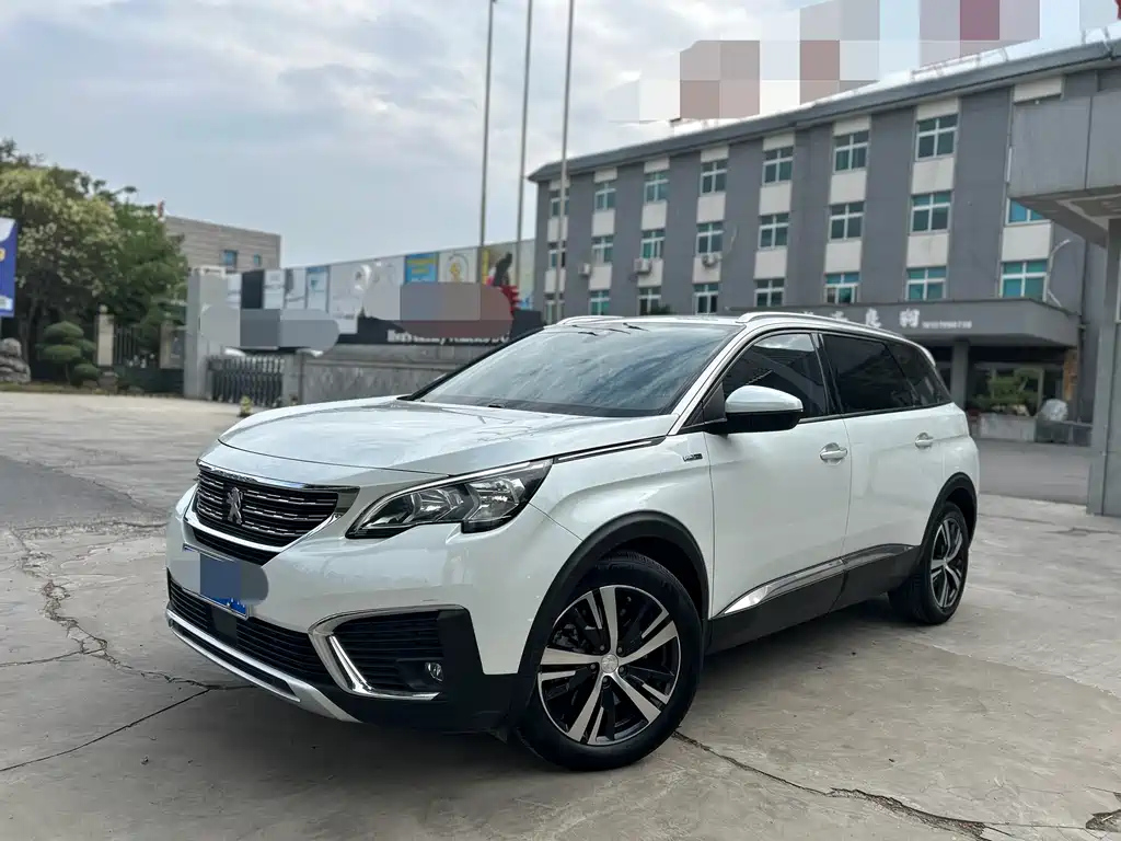 PEUGEOT 5008 2017