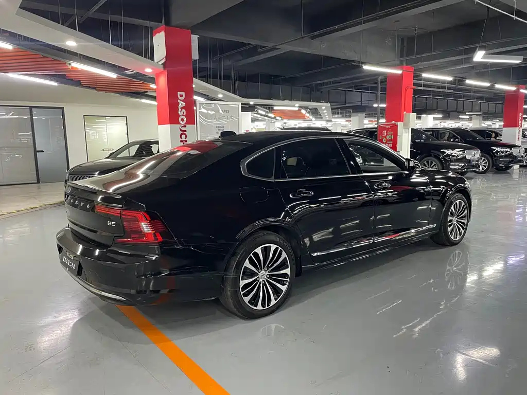 VOLVO S90 2022