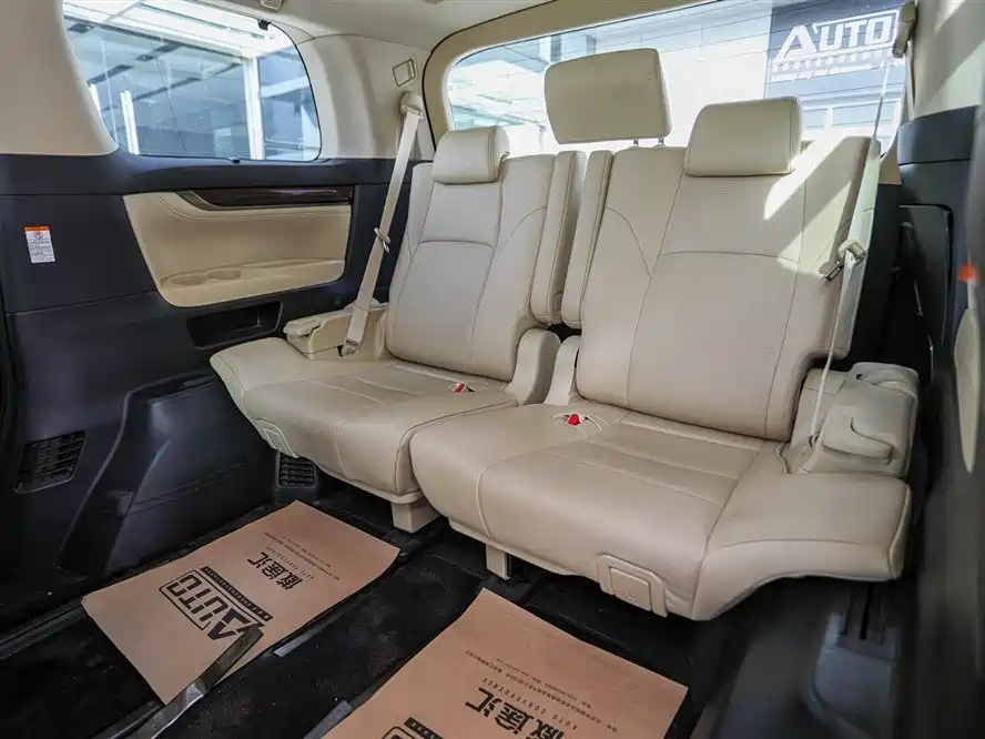 TOYOTA ALPHARD 2018