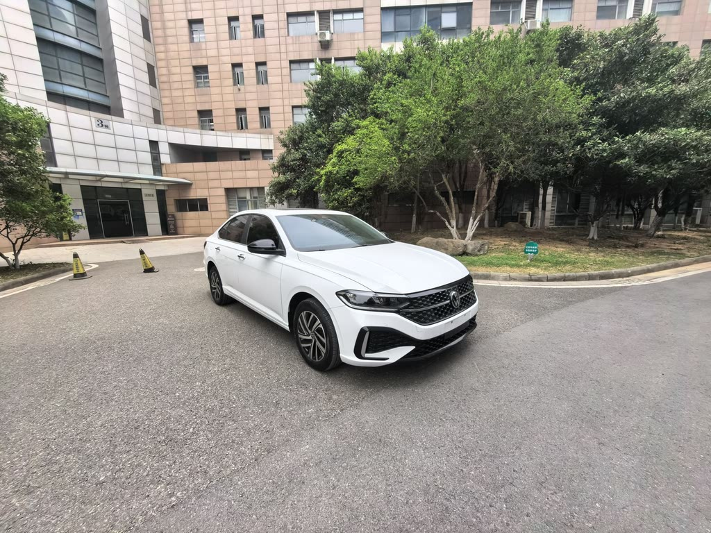 VOLKSWAGEN LAVIDA 2023