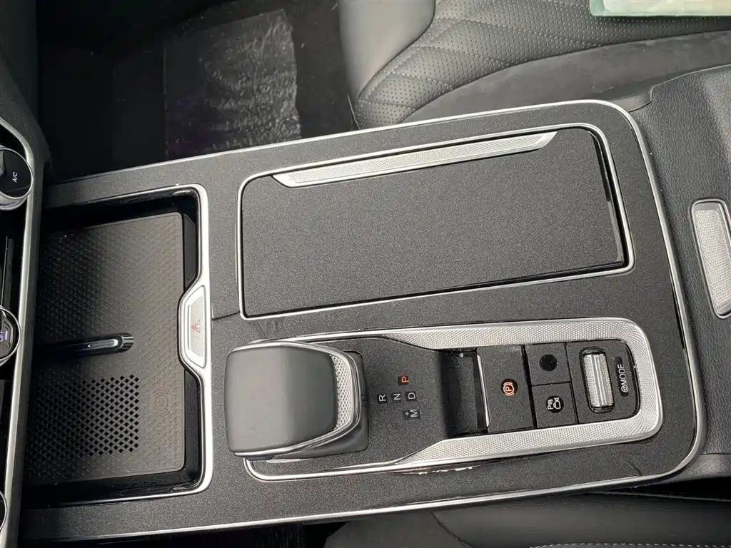 HONGQI HS5 2023